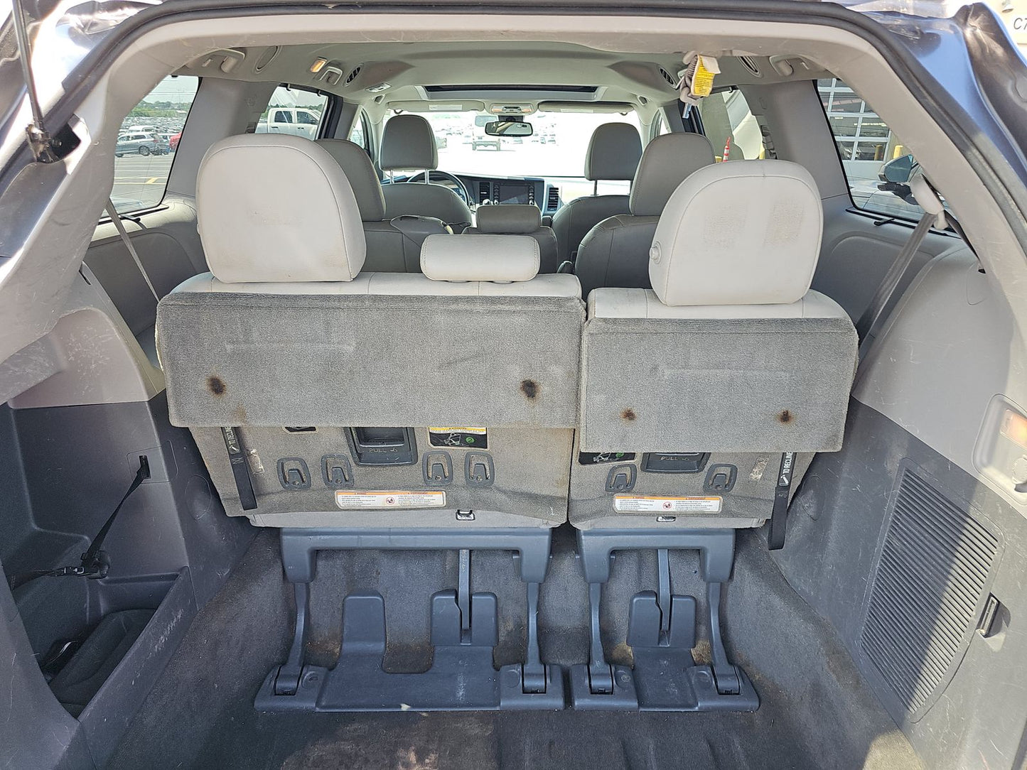 2018 Toyota Sienna XLE 8-Passenger 119.3" WB