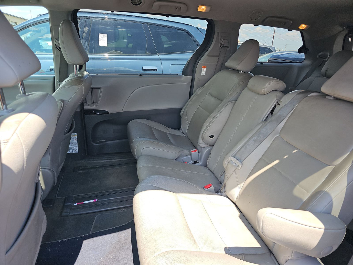 2018 Toyota Sienna XLE 8-Passenger 119.3" WB
