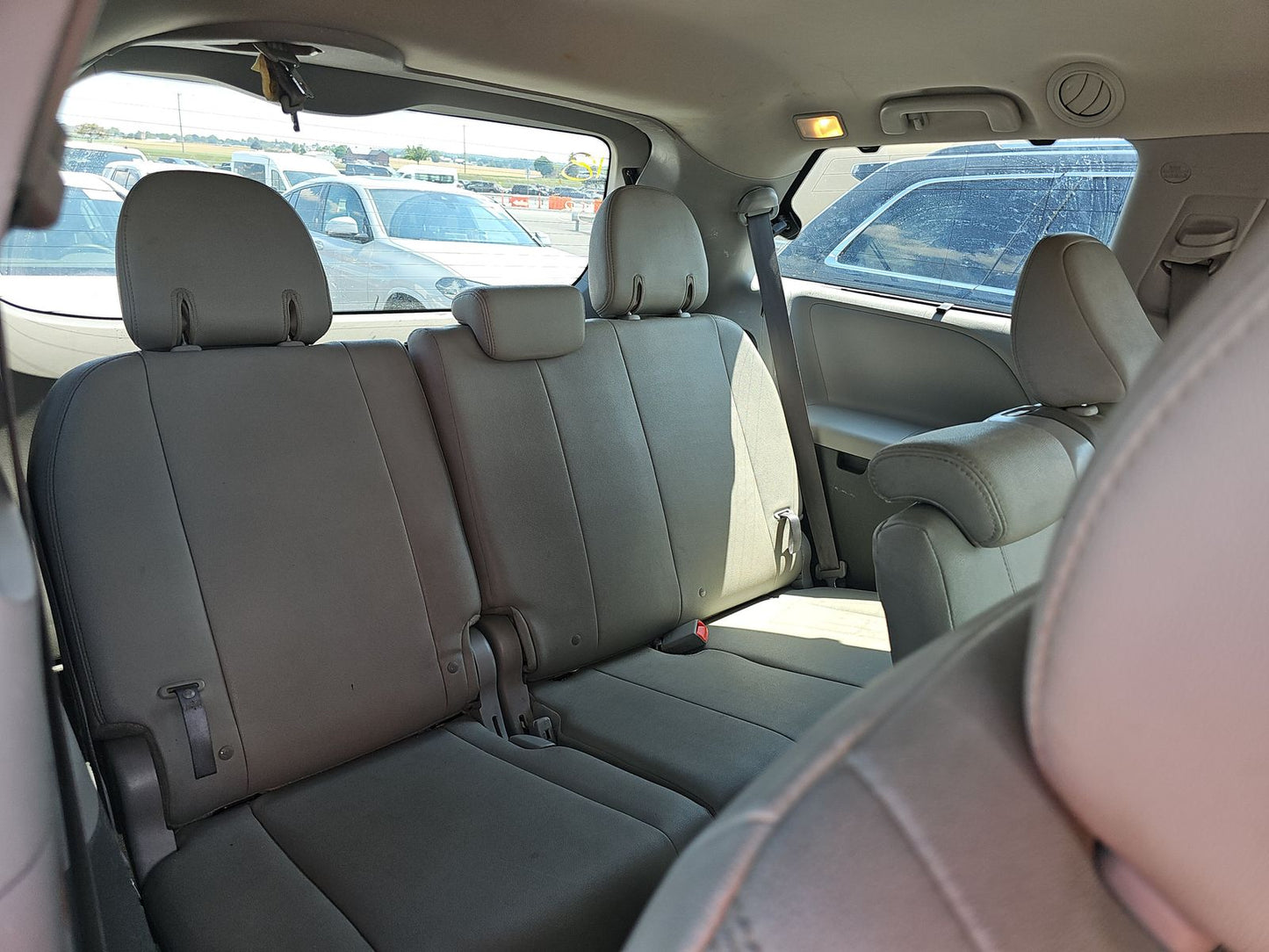 2018 Toyota Sienna XLE 8-Passenger 119.3" WB