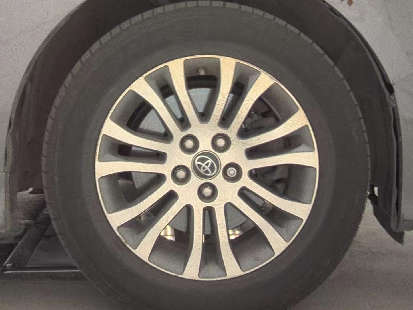 2018 Toyota Sienna XLE 8-Passenger 119.3" WB