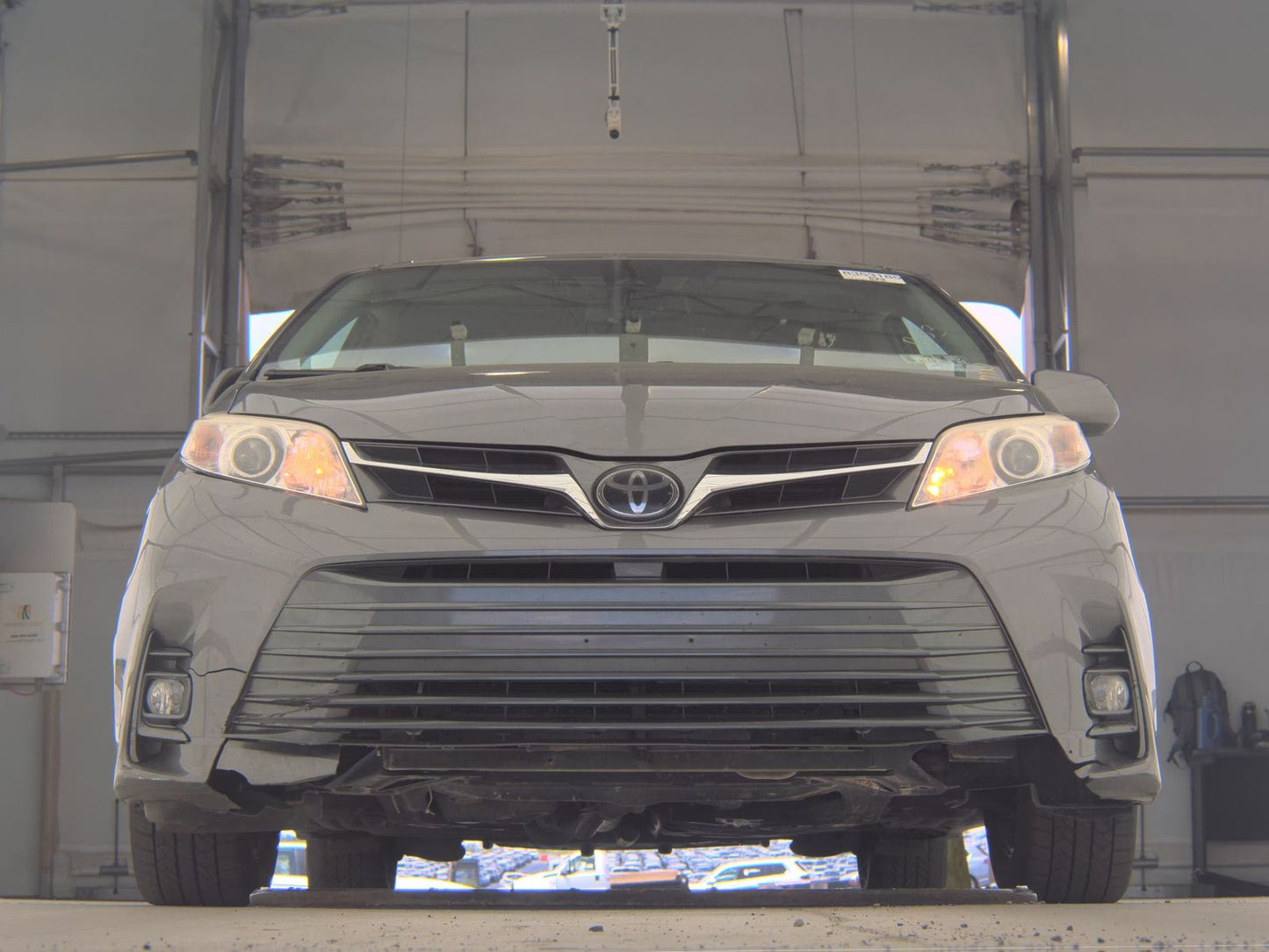 2018 Toyota Sienna XLE 8-Passenger 119.3" WB