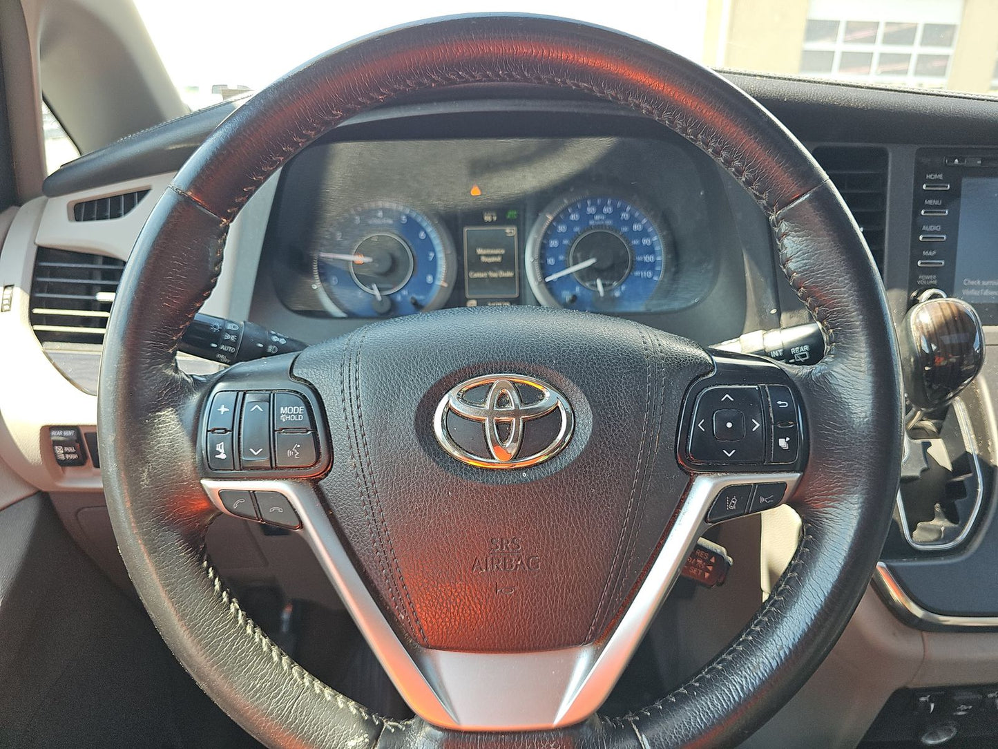2018 Toyota Sienna XLE 8-Passenger 119.3" WB
