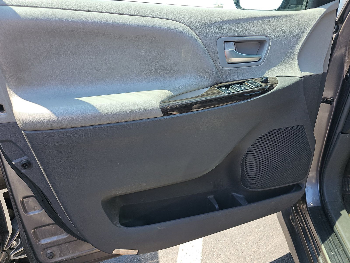 2018 Toyota Sienna XLE 8-Passenger 119.3" WB