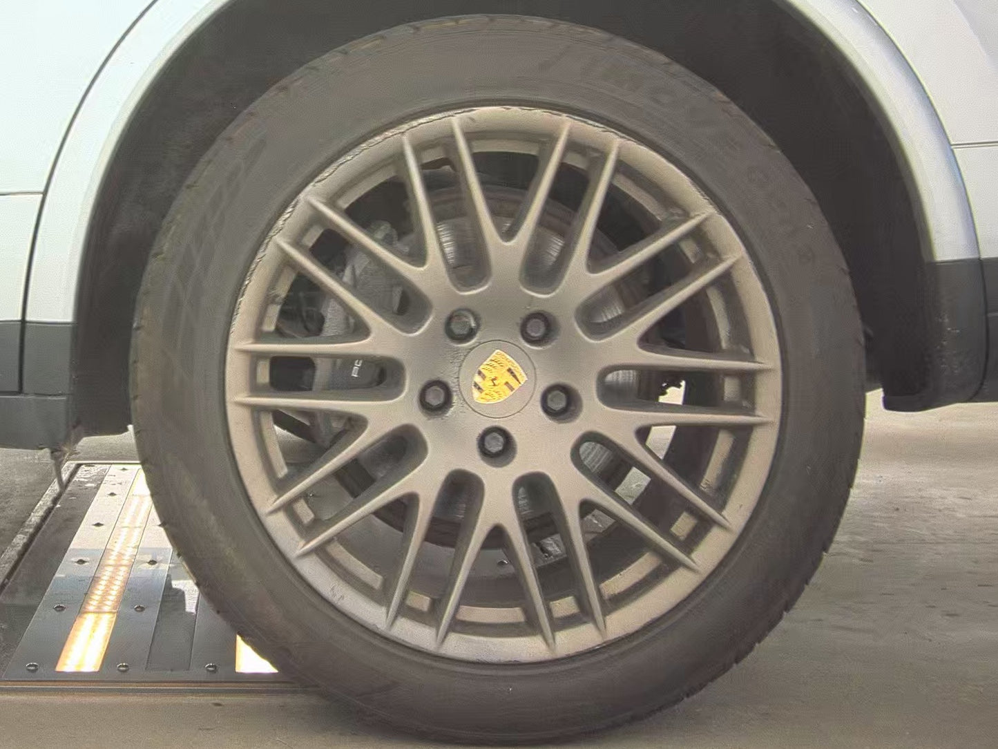 2017 Porsche Cayenne Platinum Edition