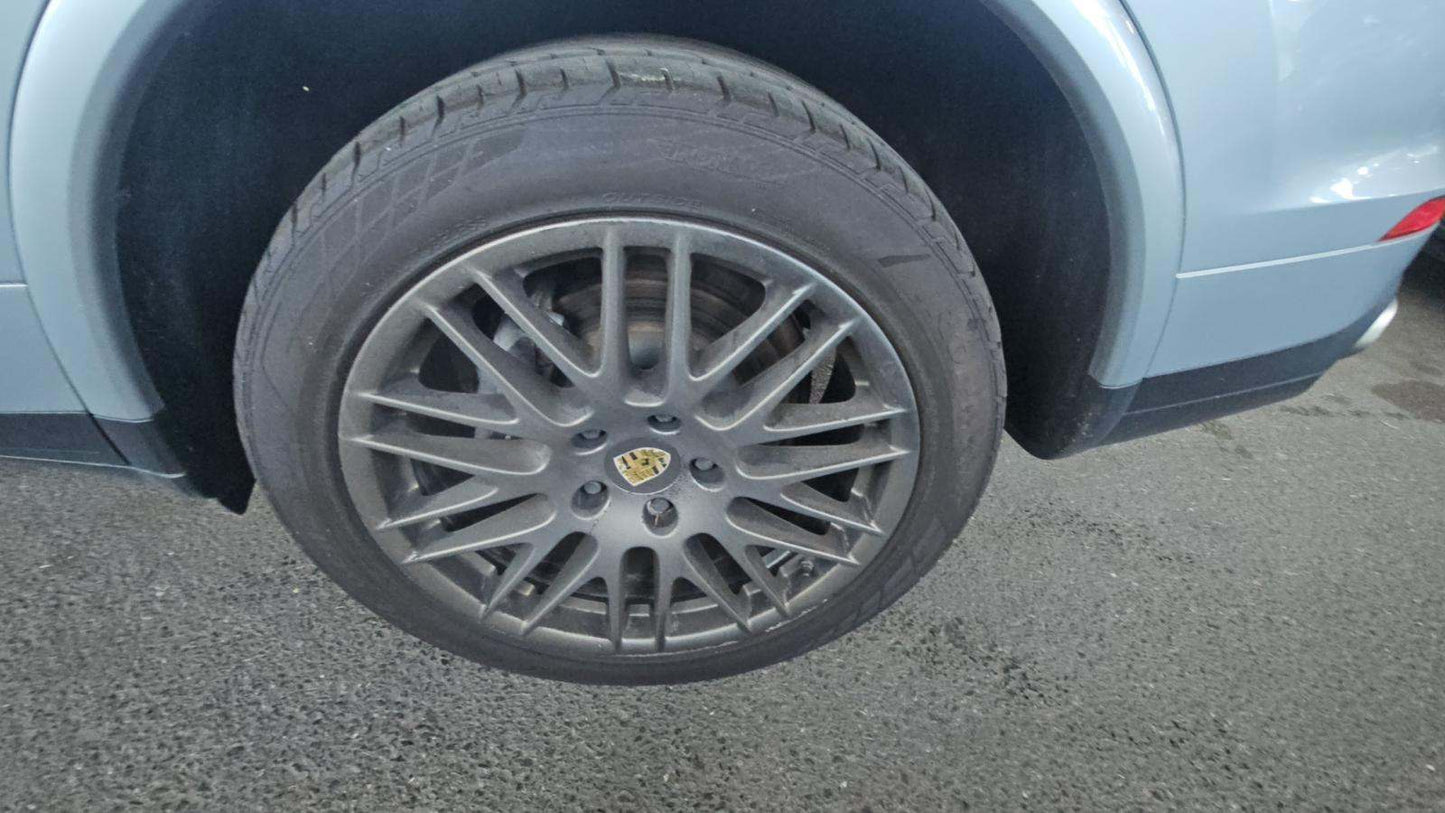 2017 Porsche Cayenne Platinum Edition