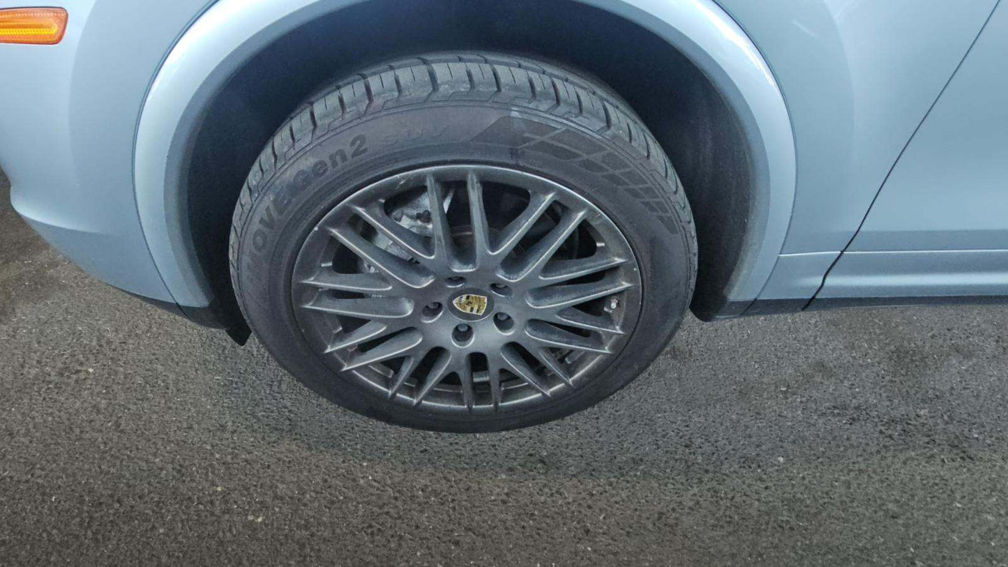 2017 Porsche Cayenne Platinum Edition