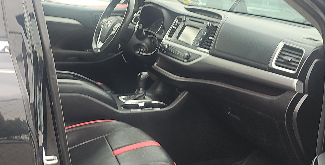 2018 Toyota Highlander LE