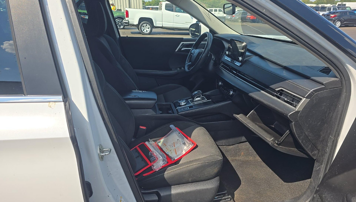 2023 Mitsubishi Outlander ES