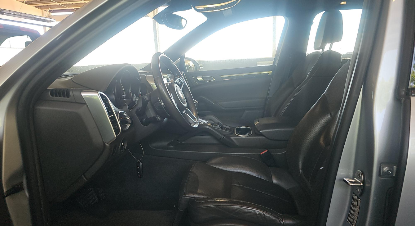 2017 Porsche Cayenne Platinum Edition