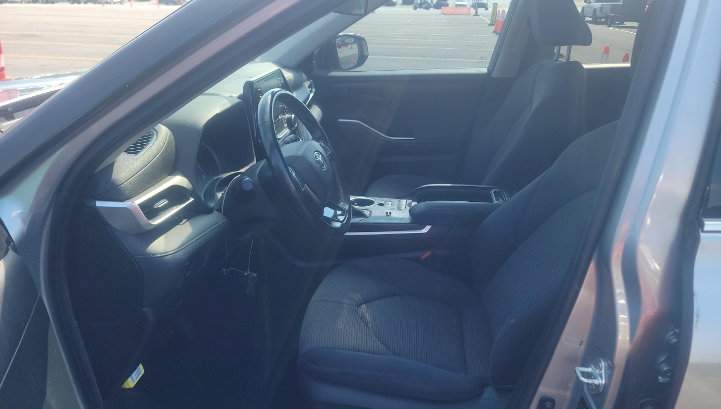 2021 Toyota Highlander LE