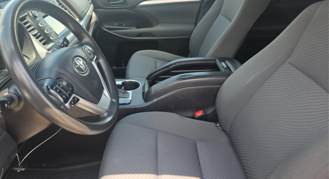 2016 Toyota Highlander LE