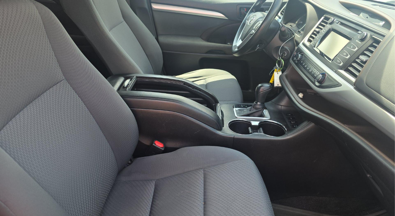 2016 Toyota Highlander LE