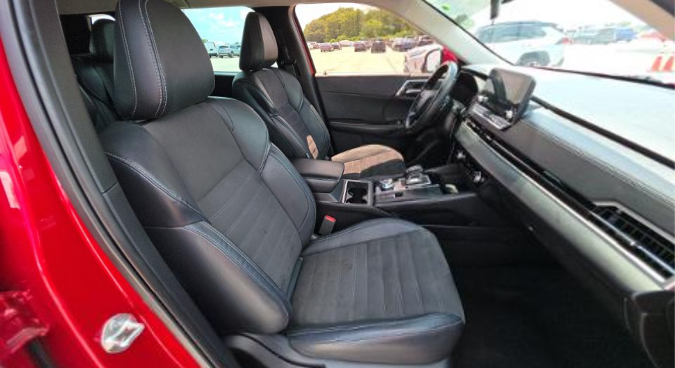 2023 Mitsubishi Outlander SE