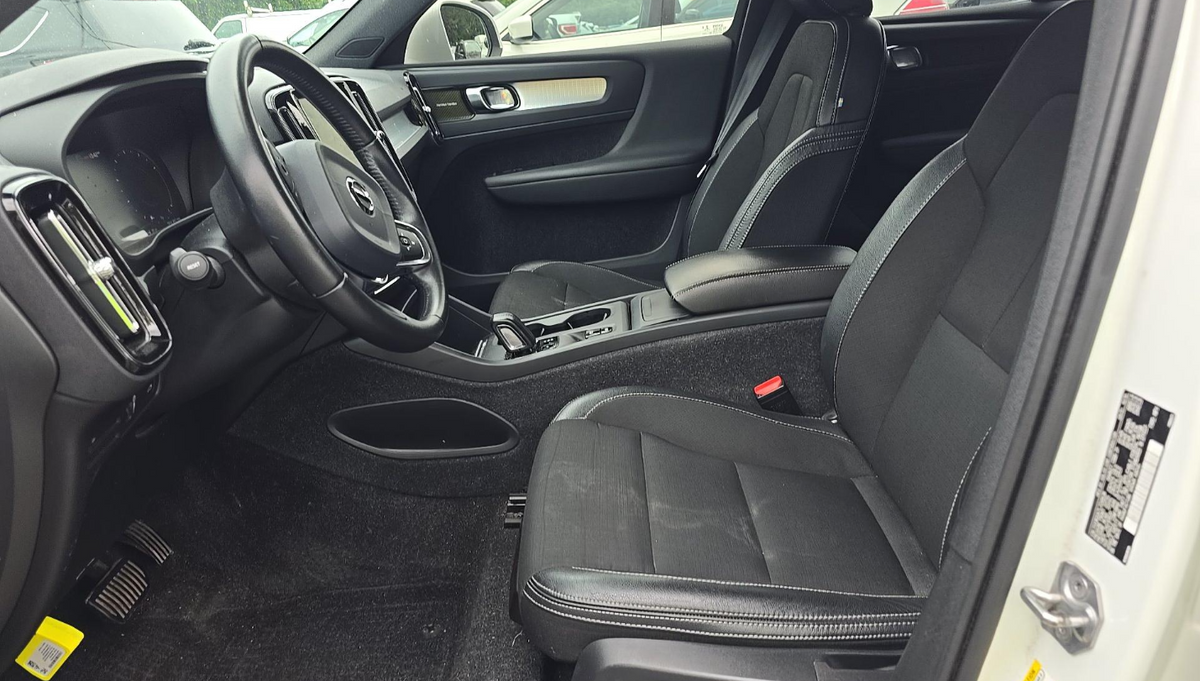 2020 Volvo XC40 T5 Momentum