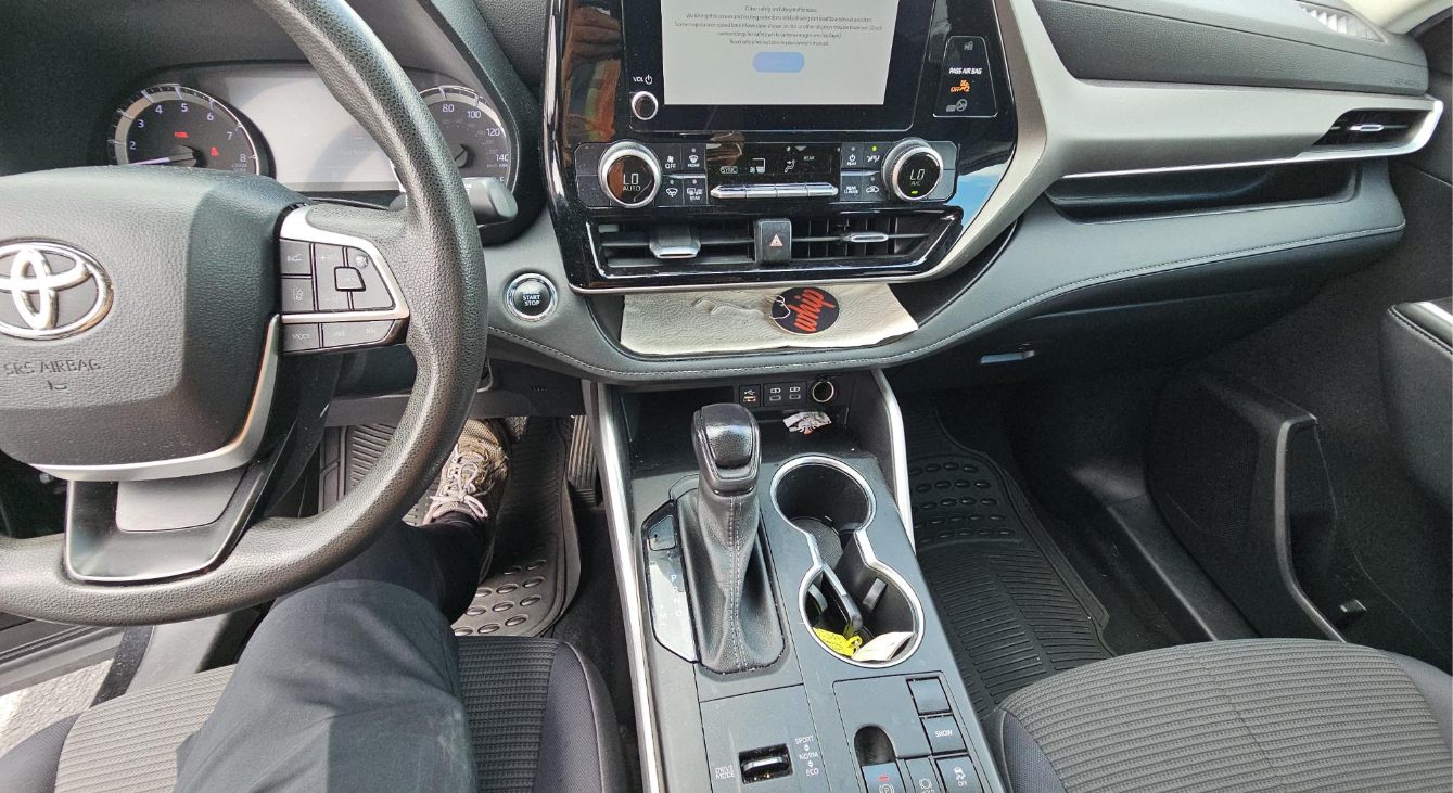 2023 Toyota Highlander LE