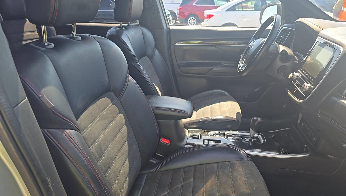 2020 Mitsubishi Outlander SE