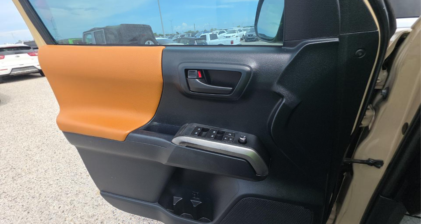 2017 Toyota Tacoma SR5 Crew Cab Medium Bed
