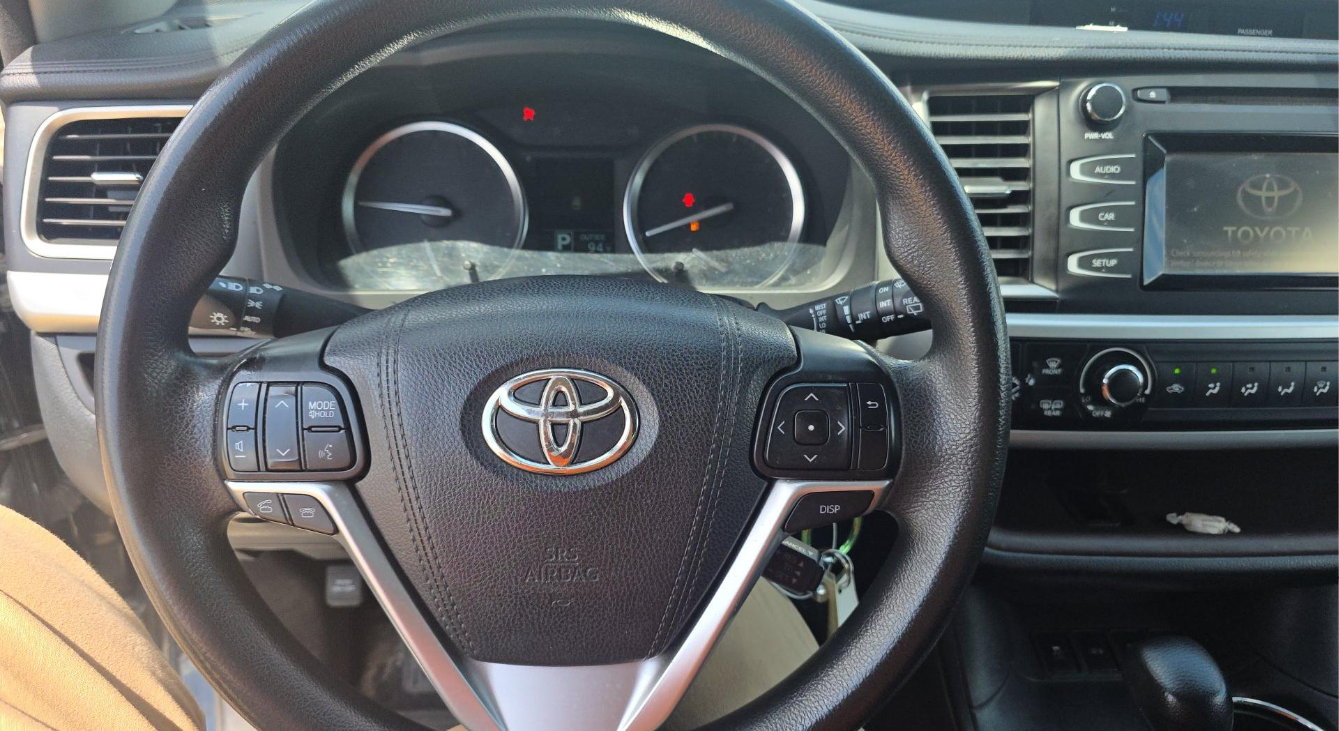 2016 Toyota Highlander LE