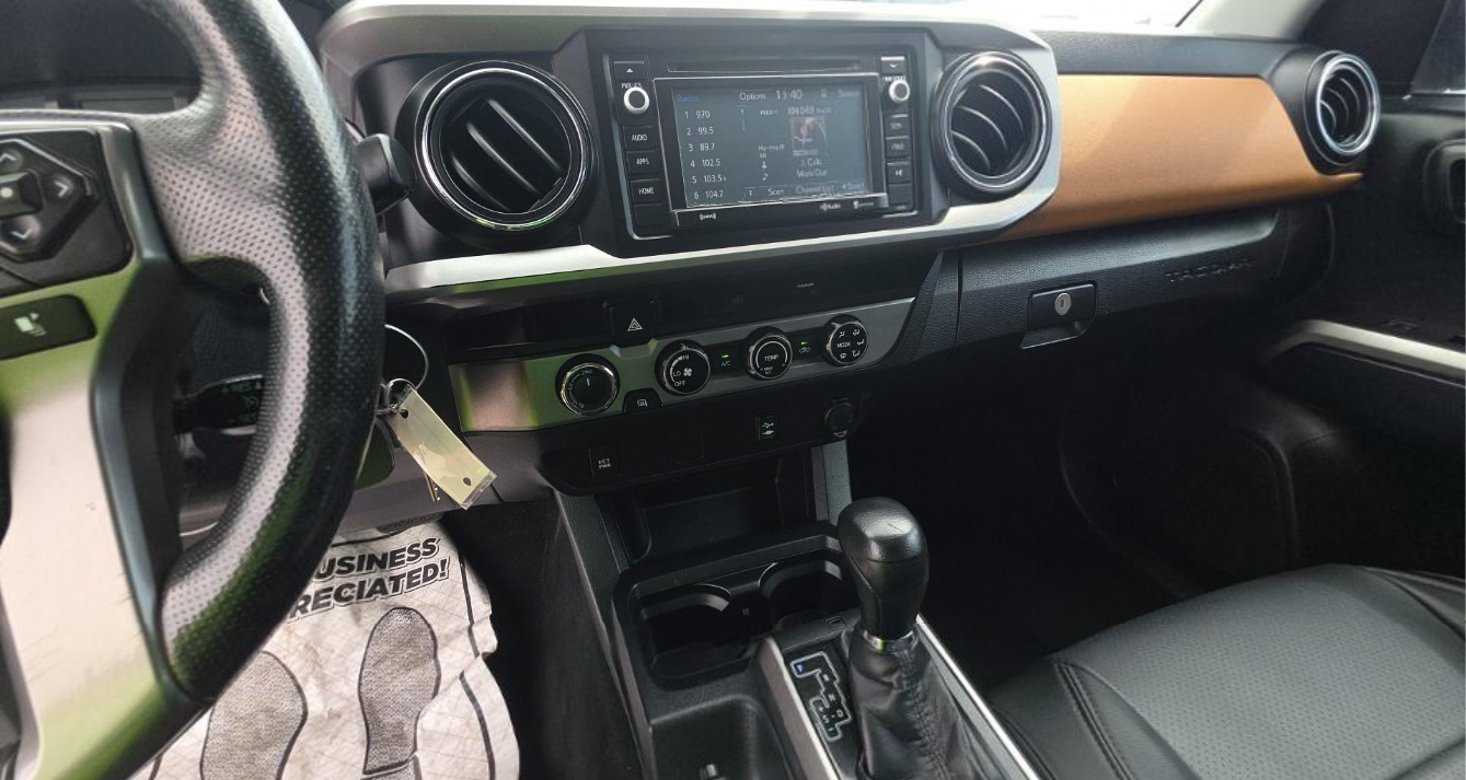 2017 Toyota Tacoma SR5 Crew Cab Medium Bed
