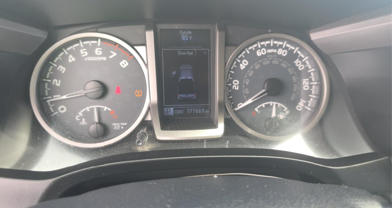 2017 Toyota Tacoma SR5 Crew Cab Medium Bed