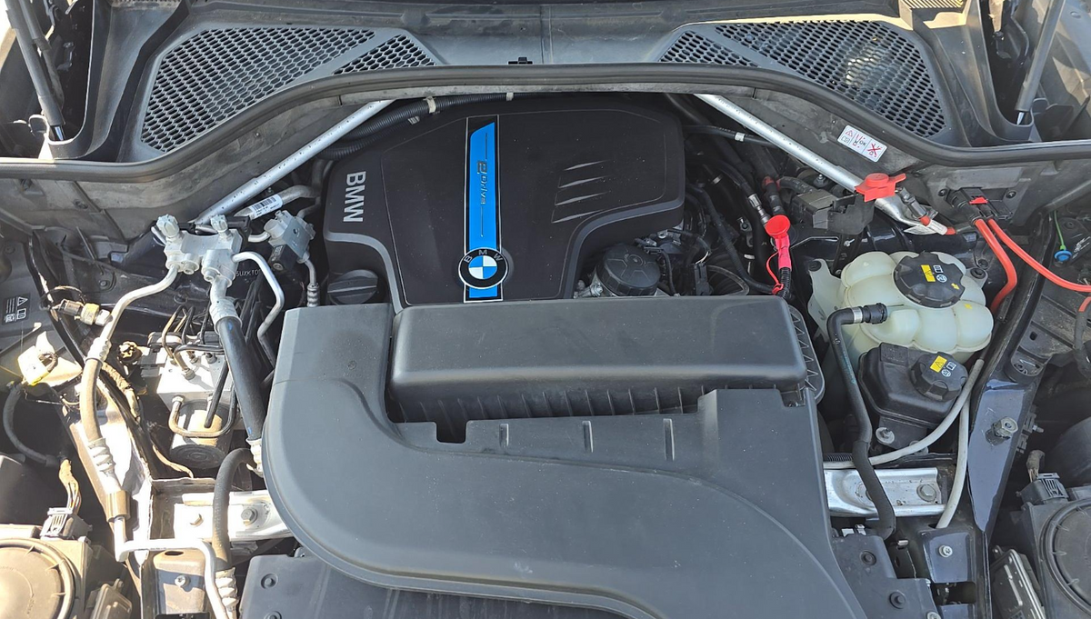 2017 BMW X5 Sports Activity Vehicle iPerformance LUXURY LINE