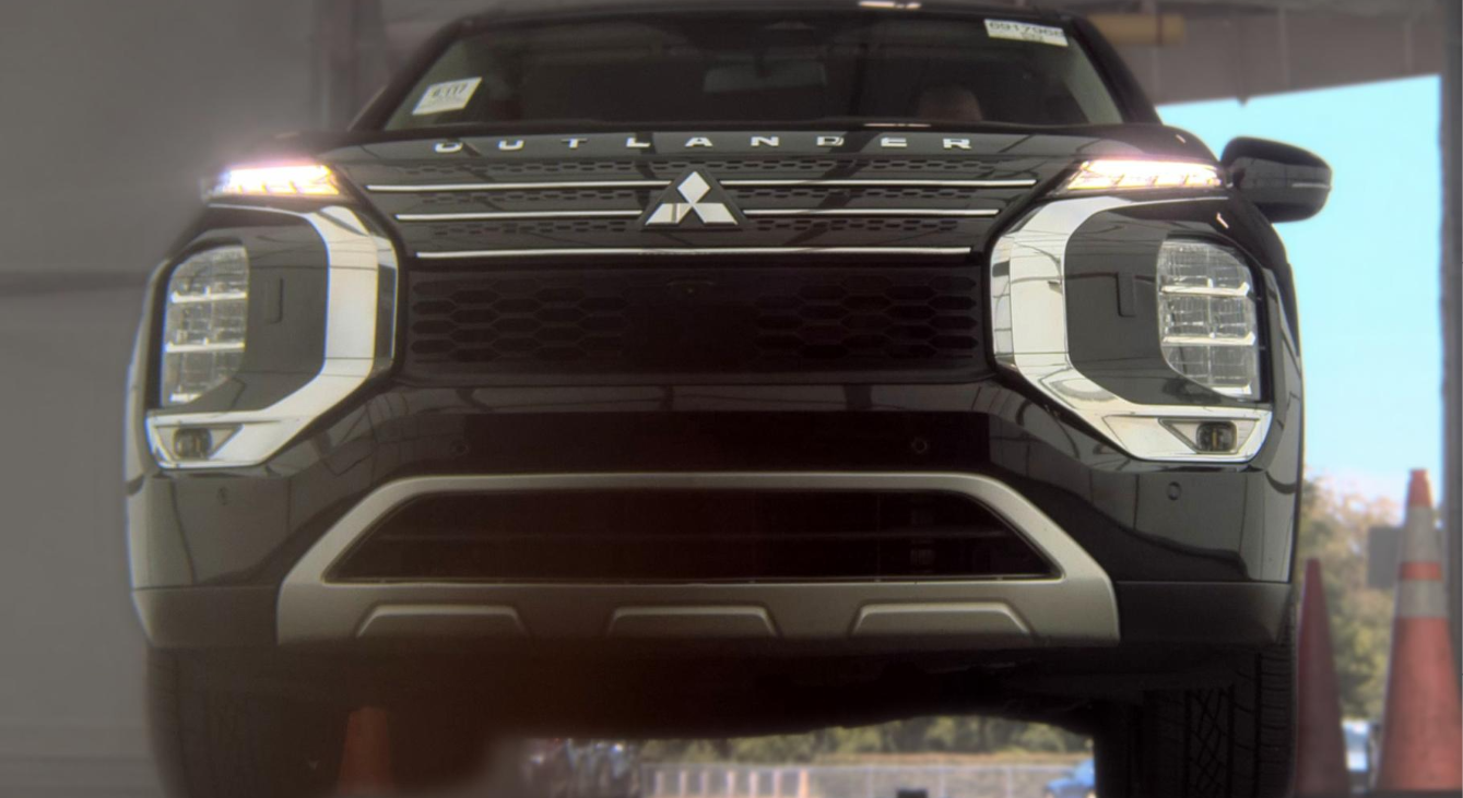 2023 Mitsubishi Outlander SE