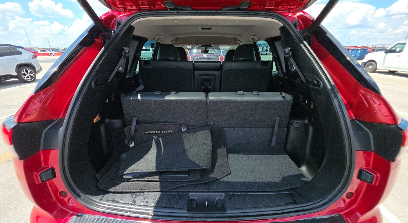 2023 Mitsubishi Outlander SE
