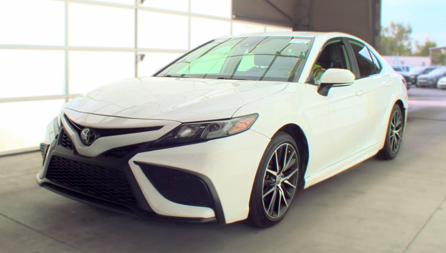 2022 Toyota Camry SE