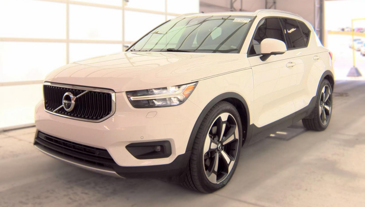 2020 Volvo XC40 T5 Momentum