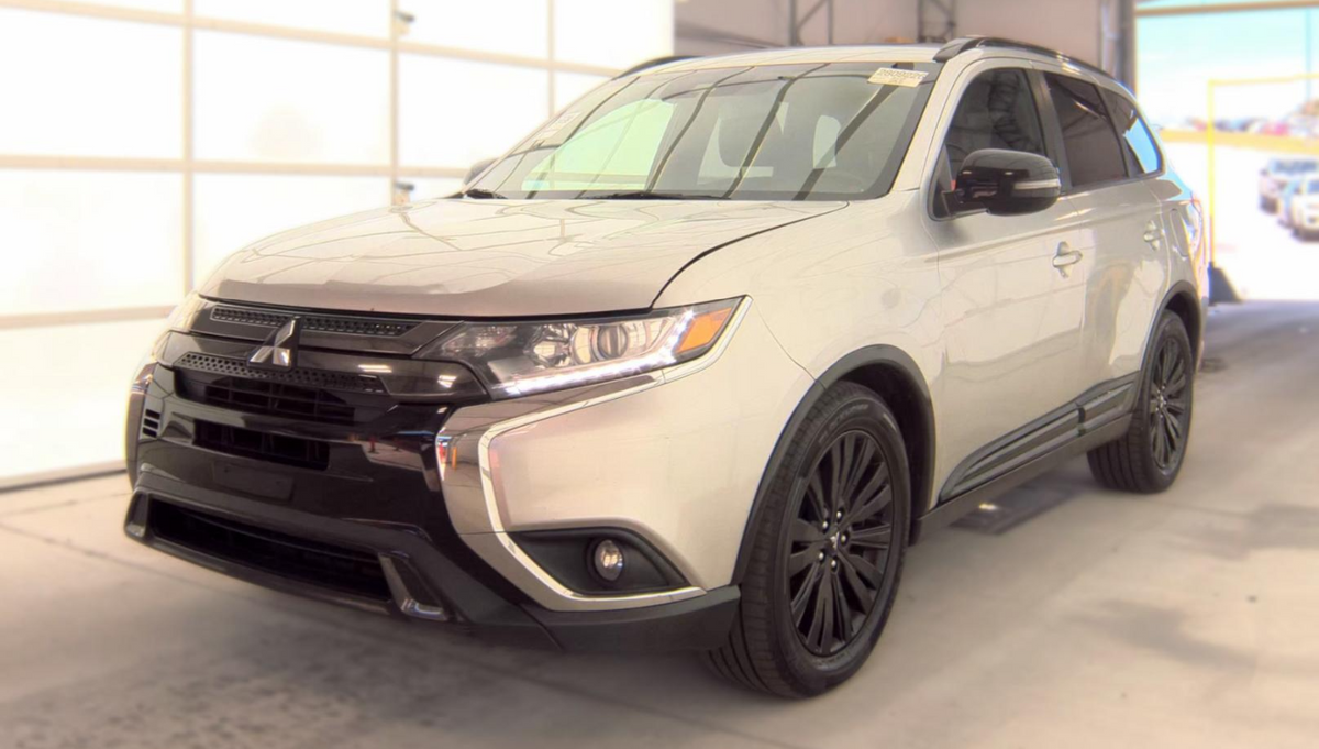 2020 Mitsubishi Outlander SE