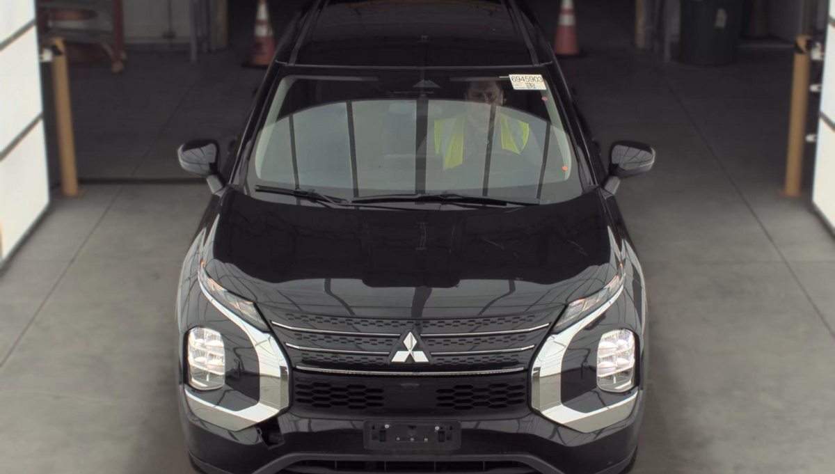2022 Mitsubishi Outlander ES