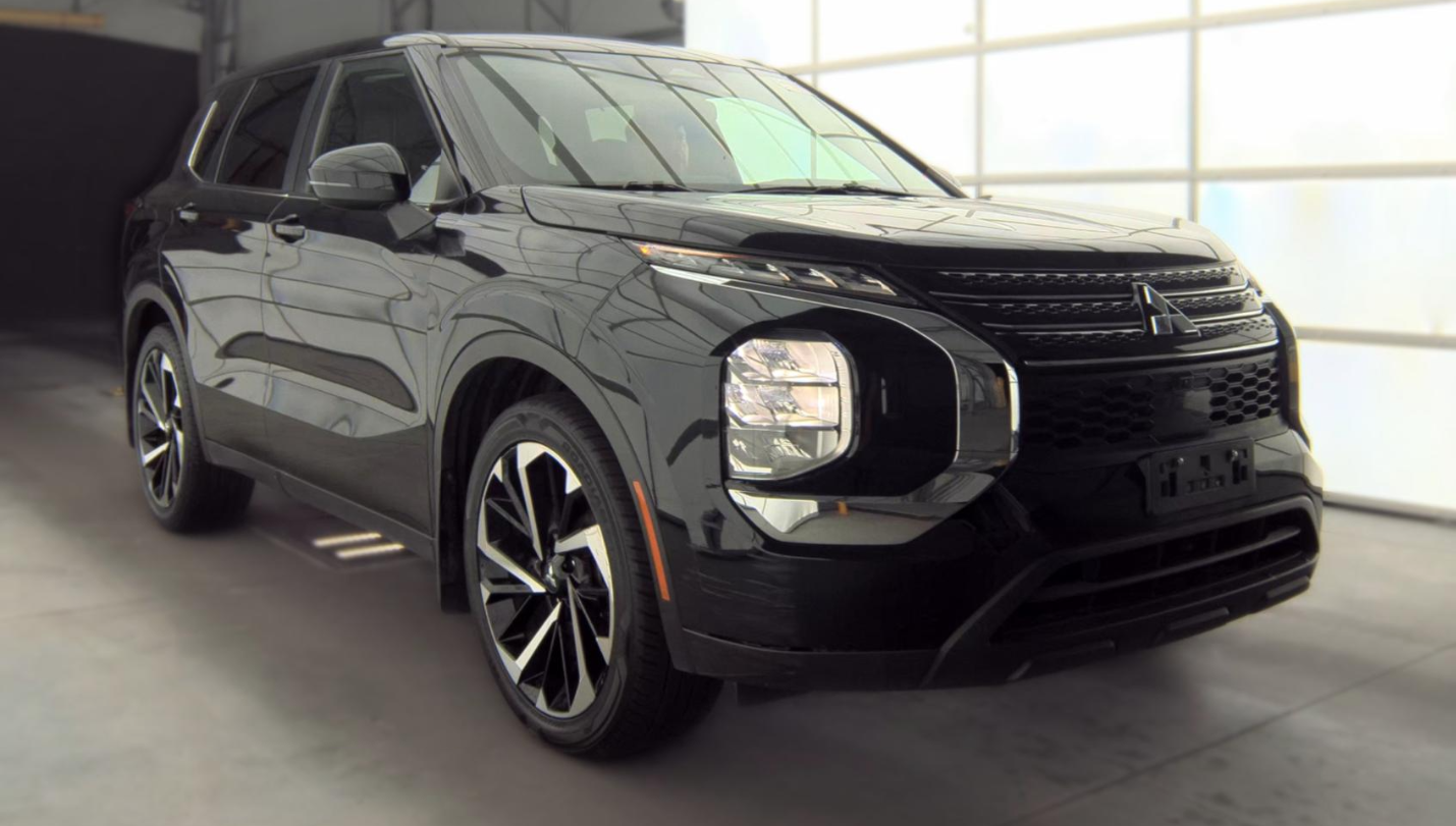 2022 Mitsubishi Outlander ES