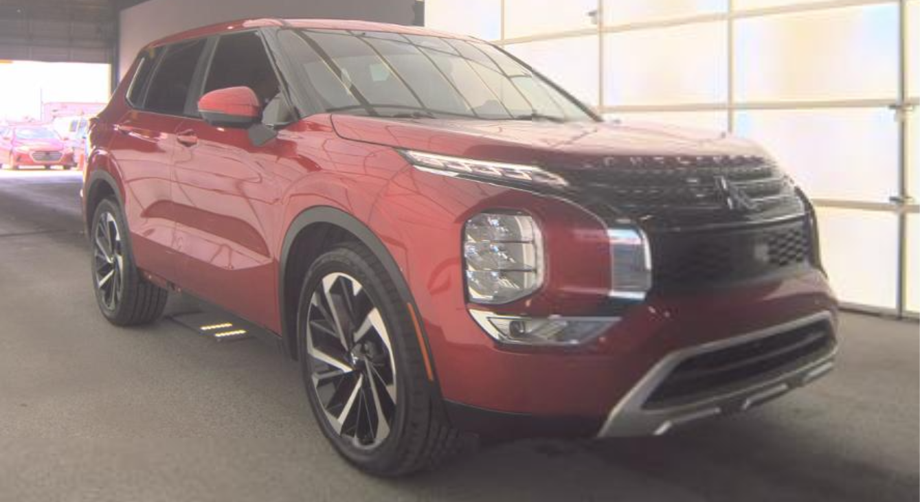 2023 Mitsubishi Outlander SE