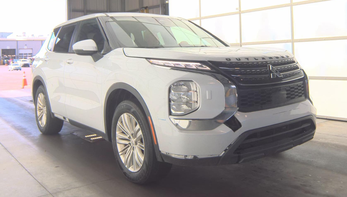 2023 Mitsubishi Outlander ES