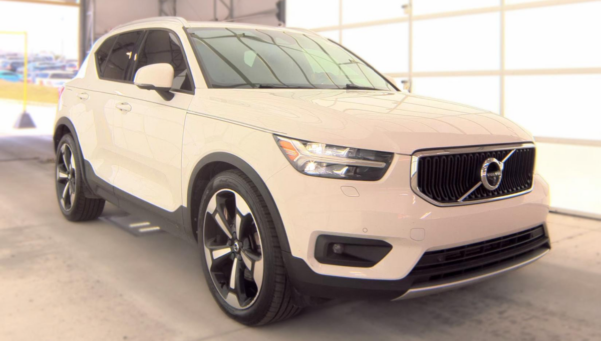 2020 Volvo XC40 T5 Momentum