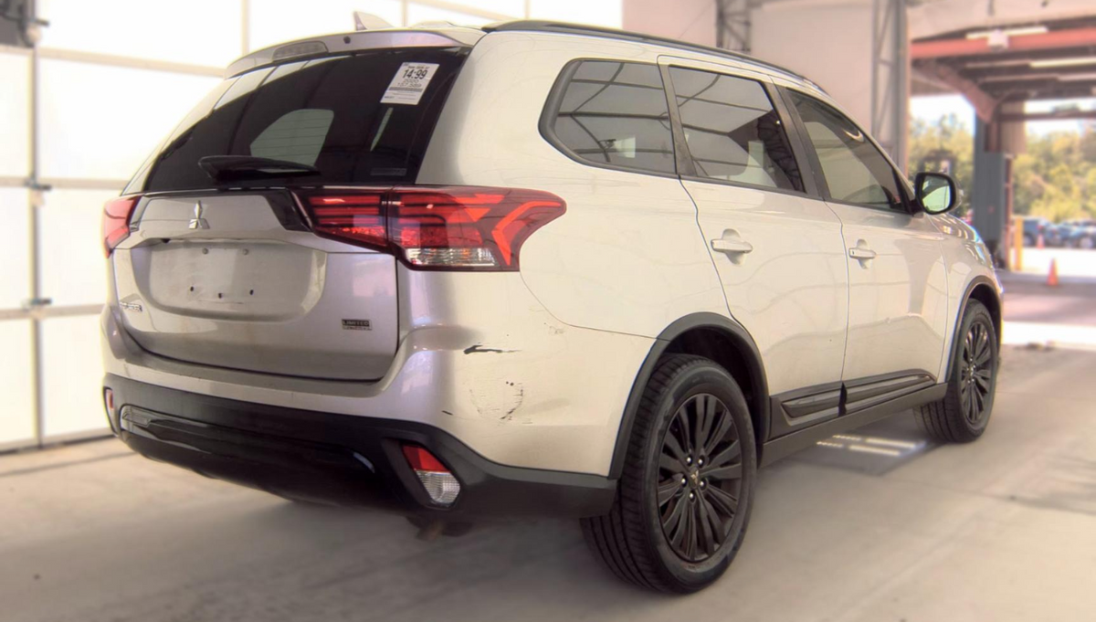 2020 Mitsubishi Outlander SE