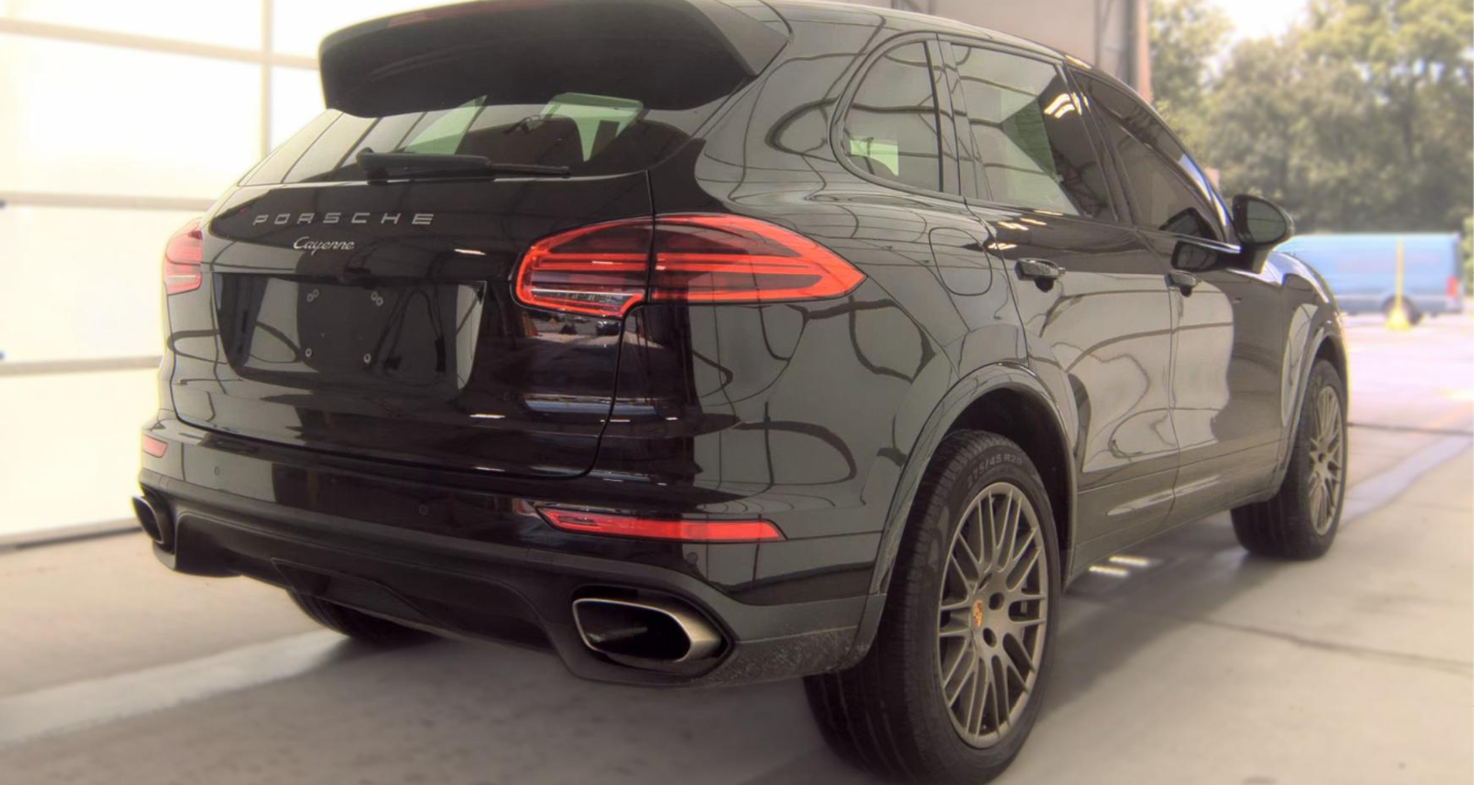 2017 Porsche Cayenne Platinum Edition