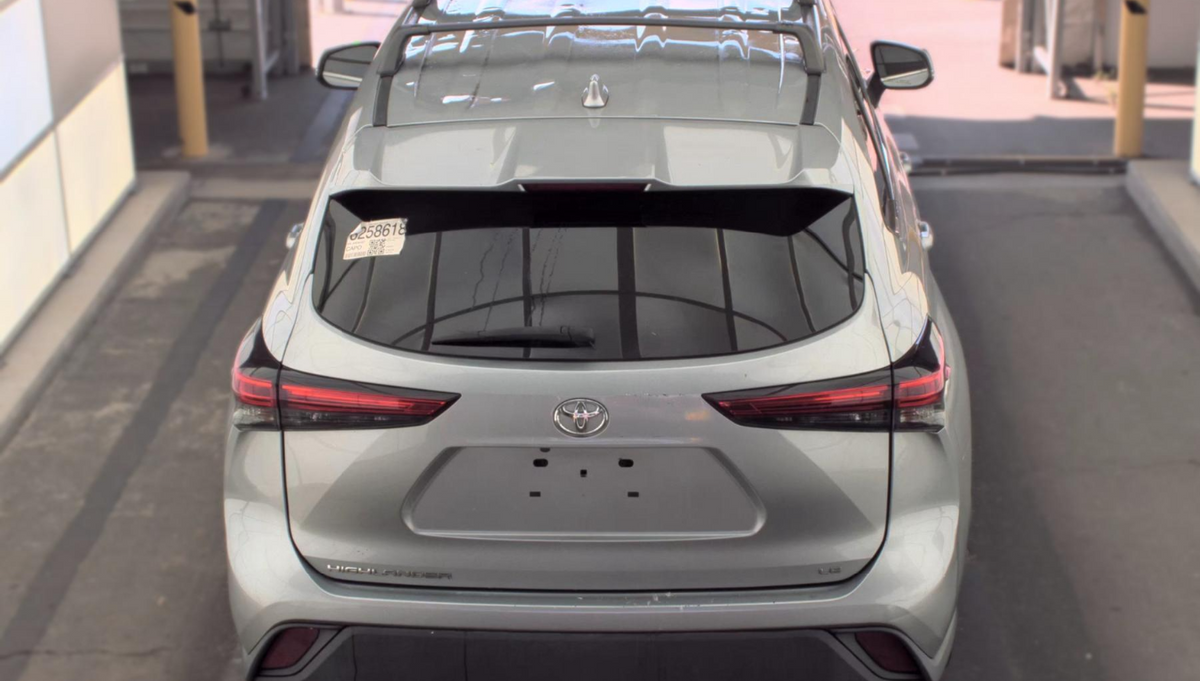 2021 Toyota Highlander LE
