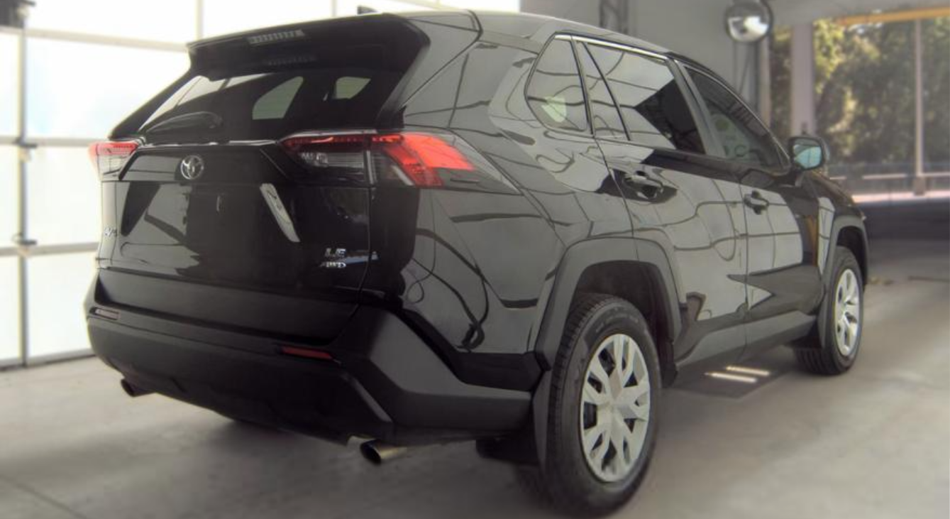 2022 Toyota RAV4 LE
