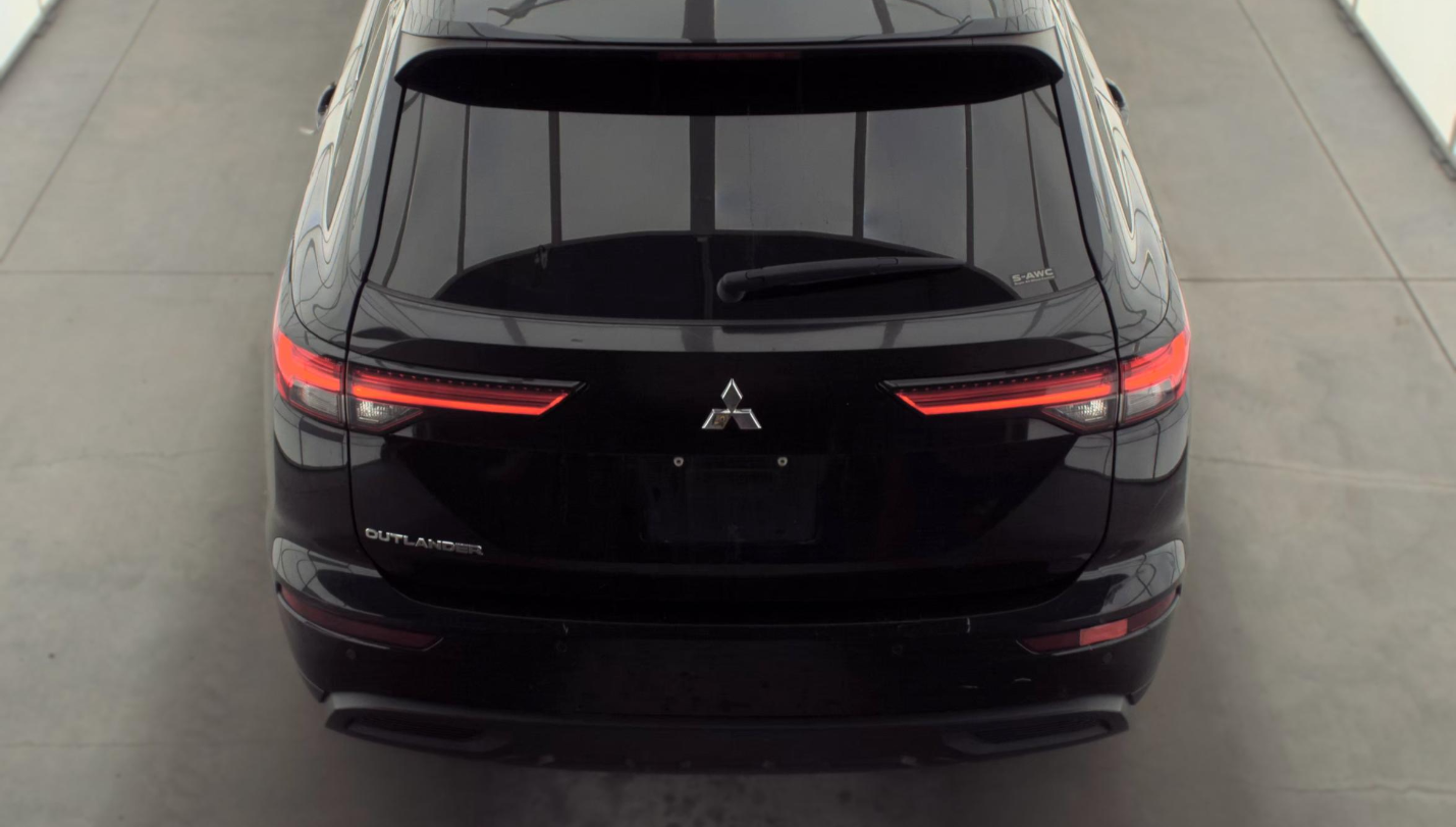 2022 Mitsubishi Outlander ES