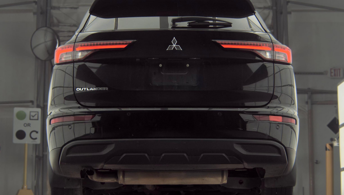 2022 Mitsubishi Outlander ES