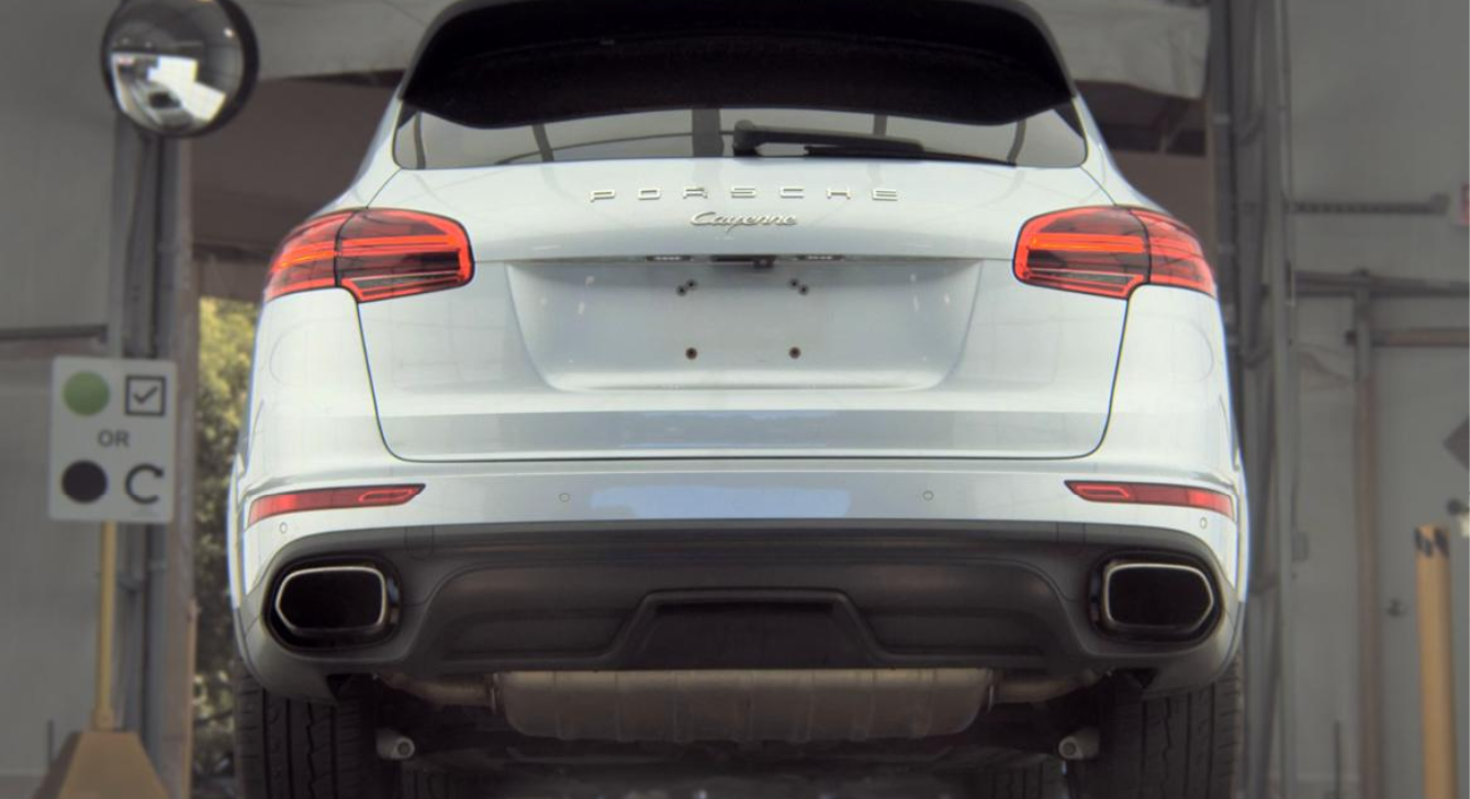 2017 Porsche Cayenne Platinum Edition