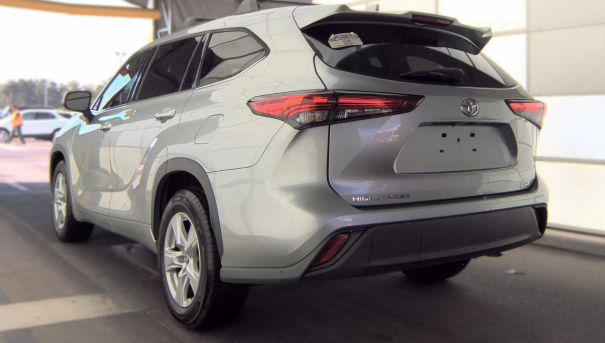 2021 Toyota Highlander LE