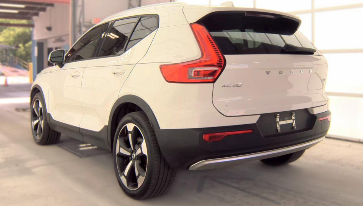 2020 Volvo XC40 T5 Momentum