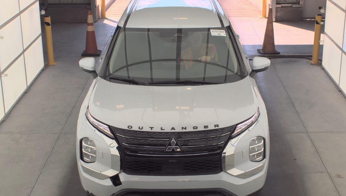 2023 Mitsubishi Outlander ES