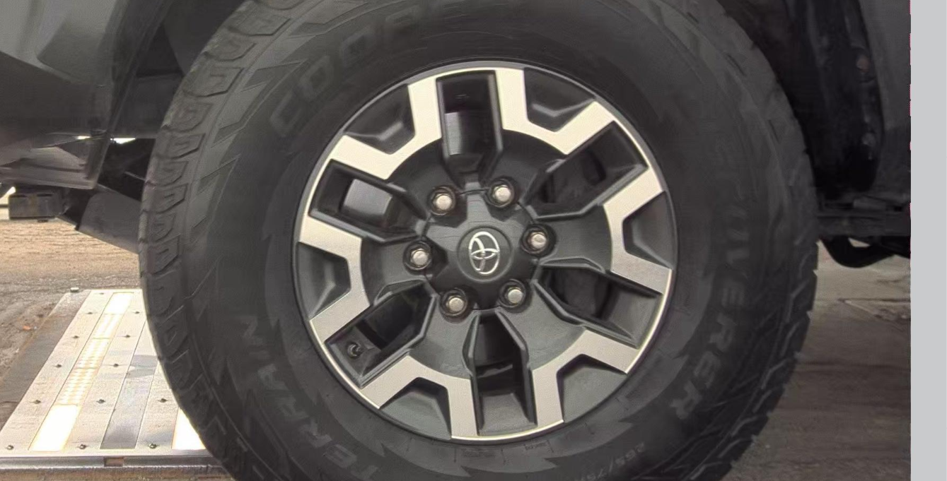 2017 Toyota Tacoma TRD Off-Road Crew Cab Long Bed