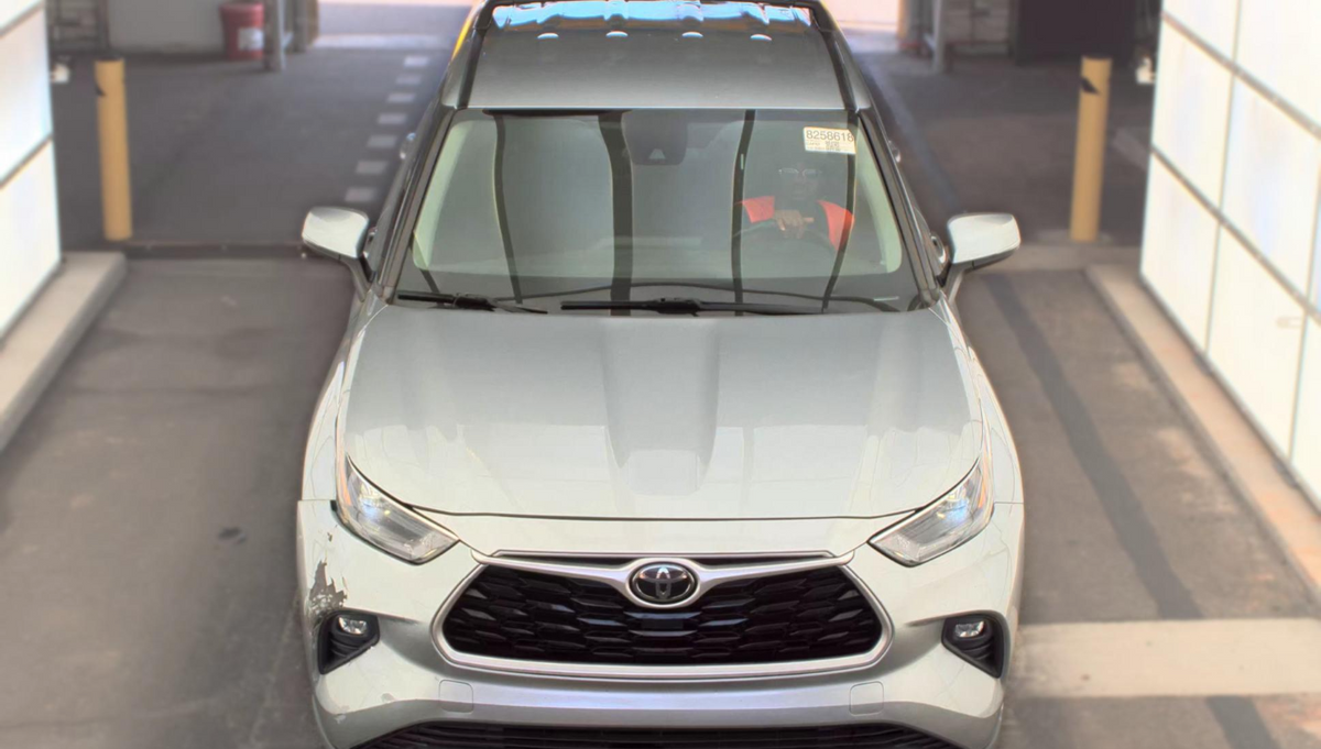 2021 Toyota Highlander LE