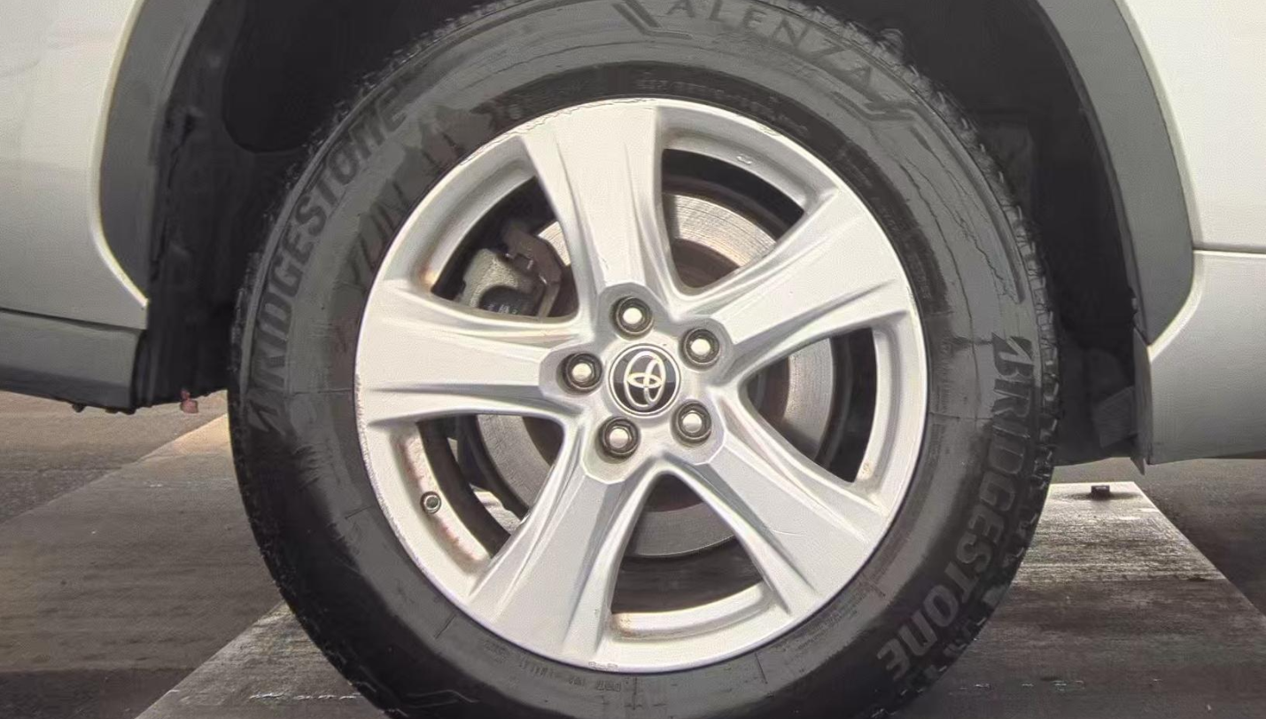 2021 Toyota Highlander LE