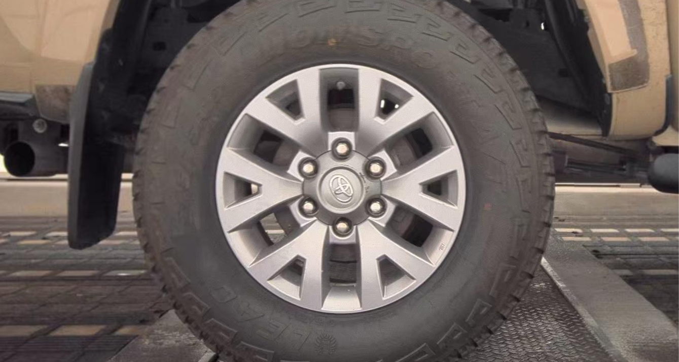 2017 Toyota Tacoma SR5 Crew Cab Medium Bed