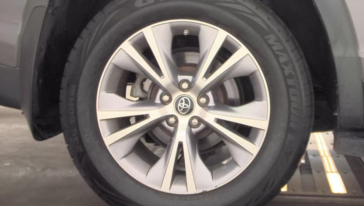 2016 Toyota Highlander LE Plus